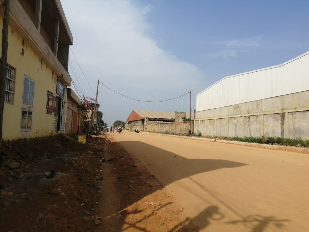 TERRAIN 1129 m² À VENDRE DANS LA ZONE PORTUAIRE – 60M DU BOULEVARD MOBUTU