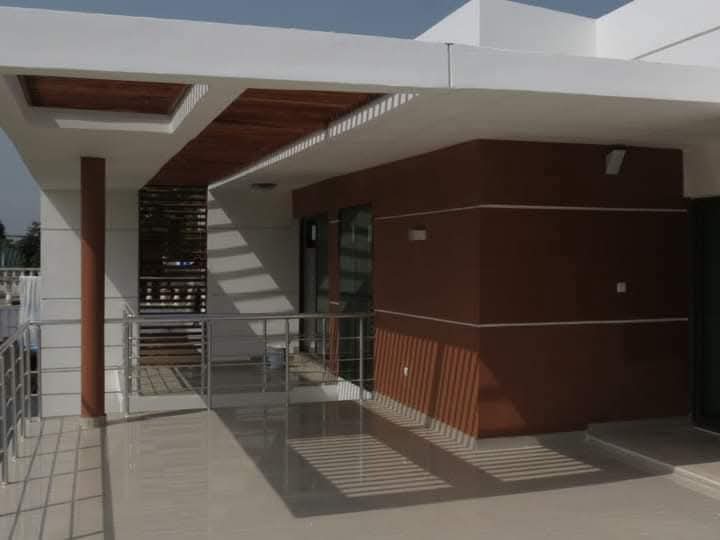 VILLA DE PRESTIGE À VENDRE À ADÉWUI – LOMÉ | MARBRE ITALIEN & TITRE FONCIER