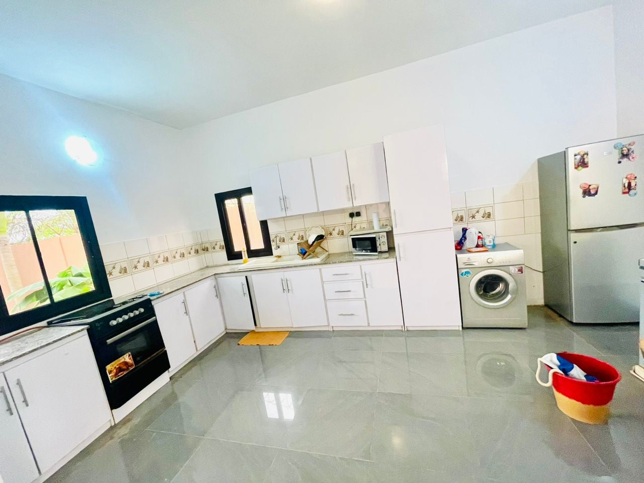 VILLA 6 PIÈCES AVEC PISCINE À VENDRE À ZANGUÉRA – 1/2 LOT – NON LOIN DE MACO