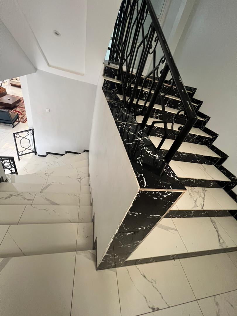VILLA 10 PIÈCES À VENDRE À LOMÉ - DJIDJOLÉ – 350 MILLIONS