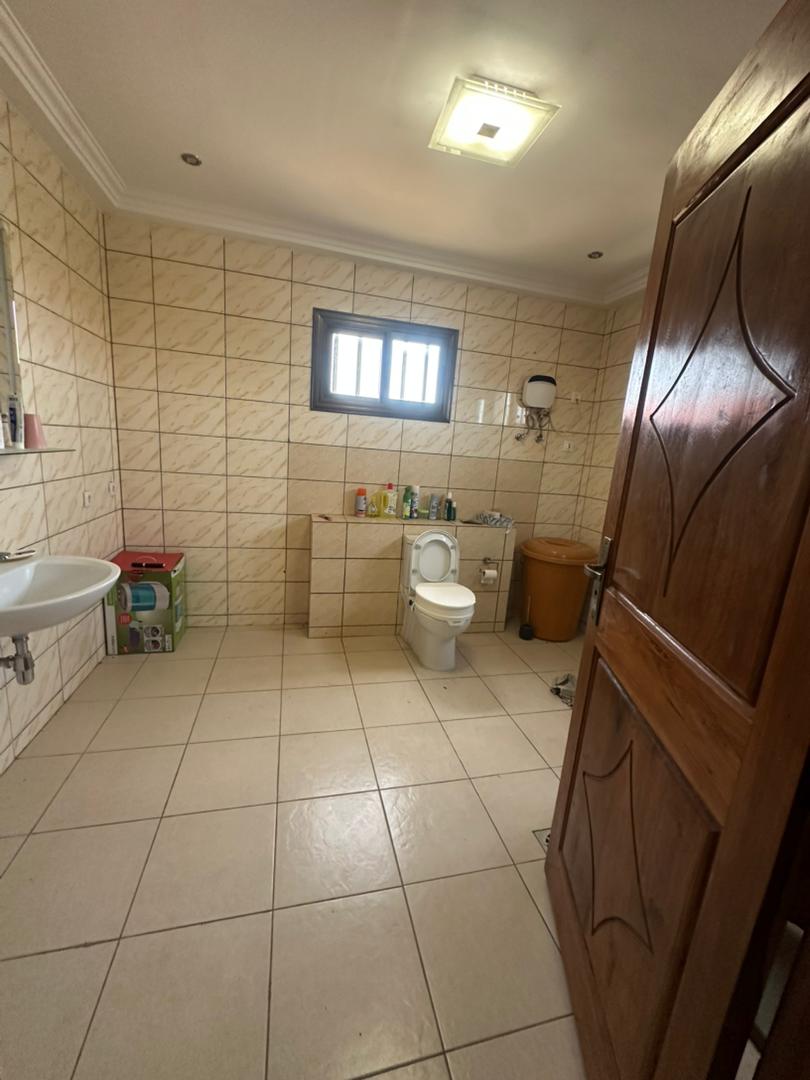 Villa 6 chambres en vente à Baguida - Avépozo – 125 millions FCFA