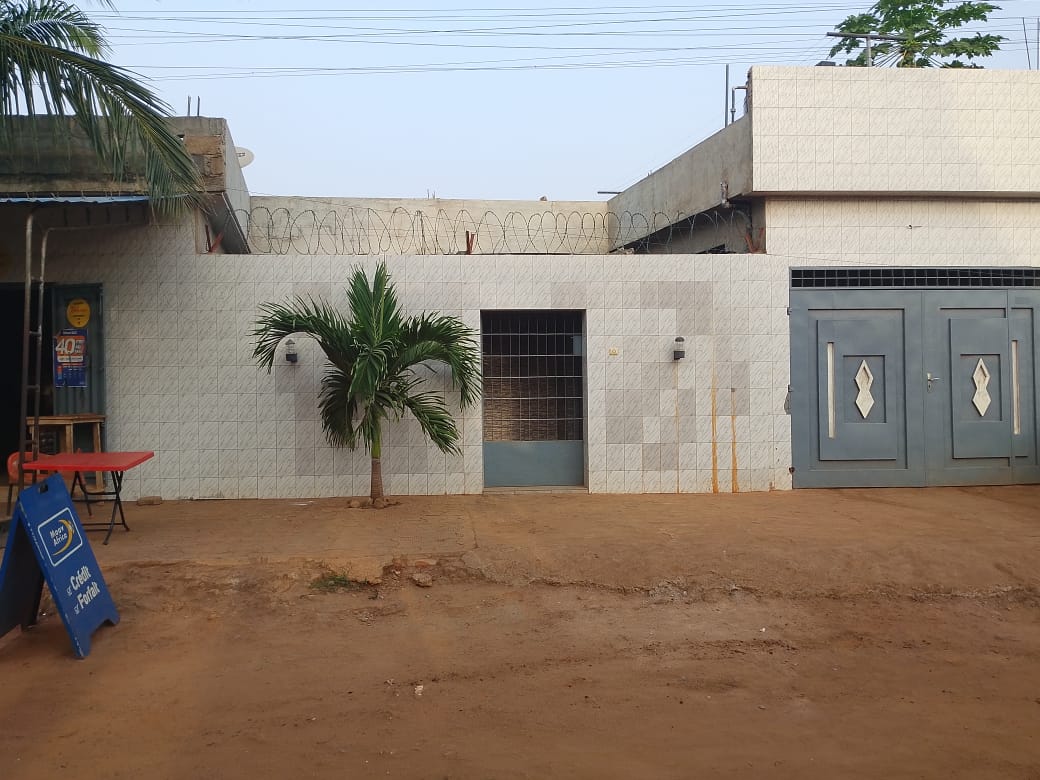 Villa 2 chambres en vente à Djagblé derrière boutique Haodju – 35 millions FCFA