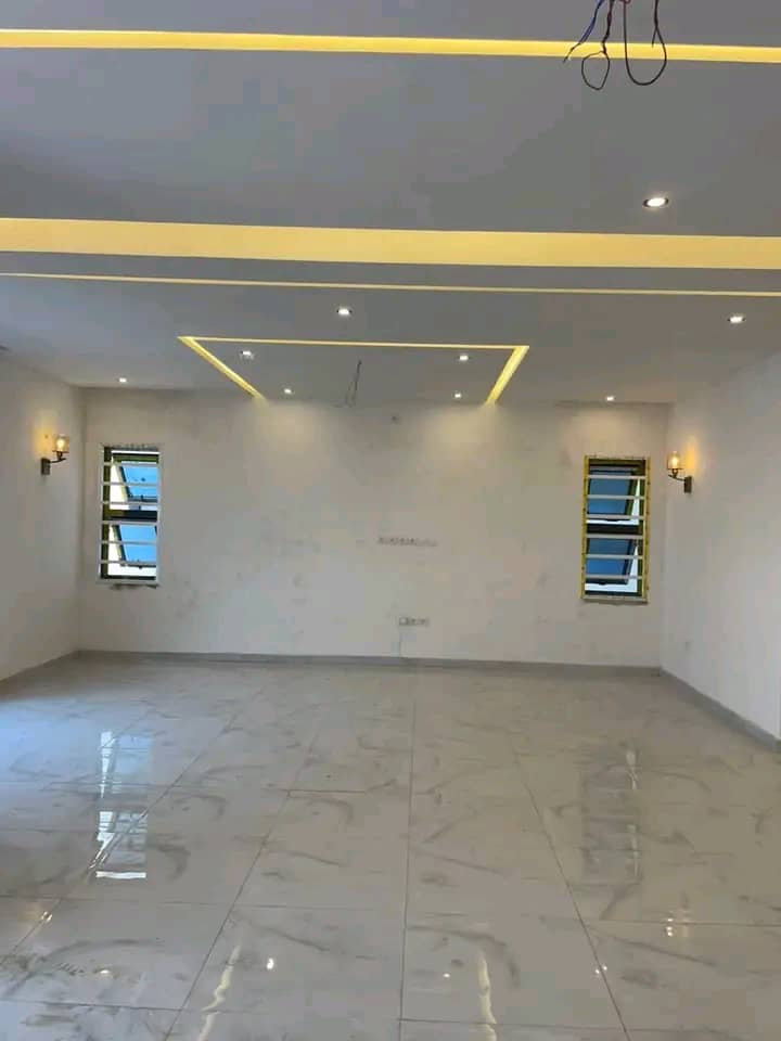 SPLENDIDE VILLA À VENDRE À AVÉDJI - 3 CHAMBRES, 1 SALON, GARAGE POUR 2 VOITURES, ROOFTOP DISPONIBLE