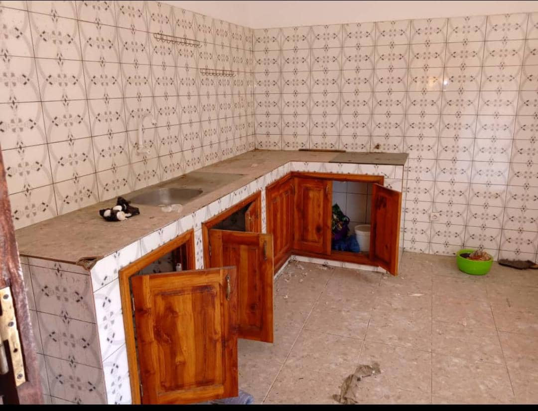 VILLA 7 PIÈCES À VENDRE À BAGUIDA – 1 LOT | TITRE FONCIER