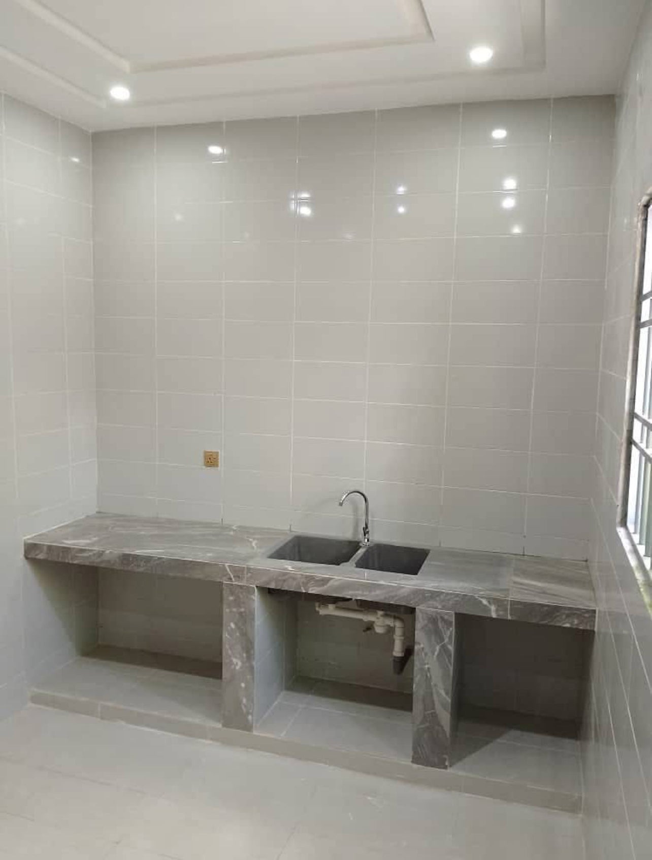 À VENDRE – VILLA 4 PIÈCES | LEGBASSITO AVINATO | 65 MILLIONS F CFA