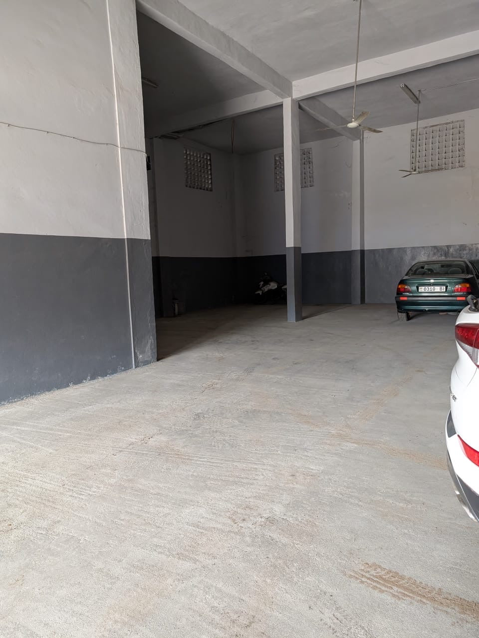 À VENDRE – IMMEUBLE R+2 À LOMÉ - NYÉKONAKPOÈ, À 50 M DU GOUDRON