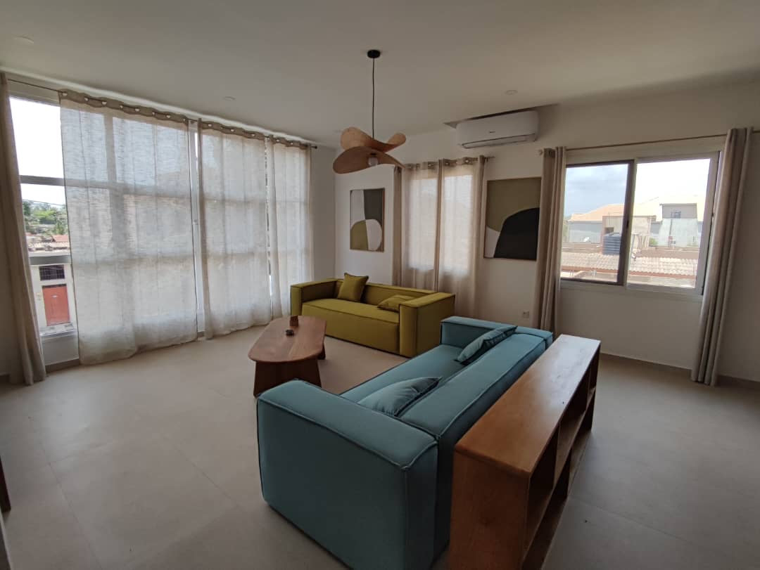 VILLA MEUBLÉE 8 PIÈCES À LOUER À ADIDOGOMÉ CARREFOUR AÏSED – NOUVELLE CONSTRUCTION