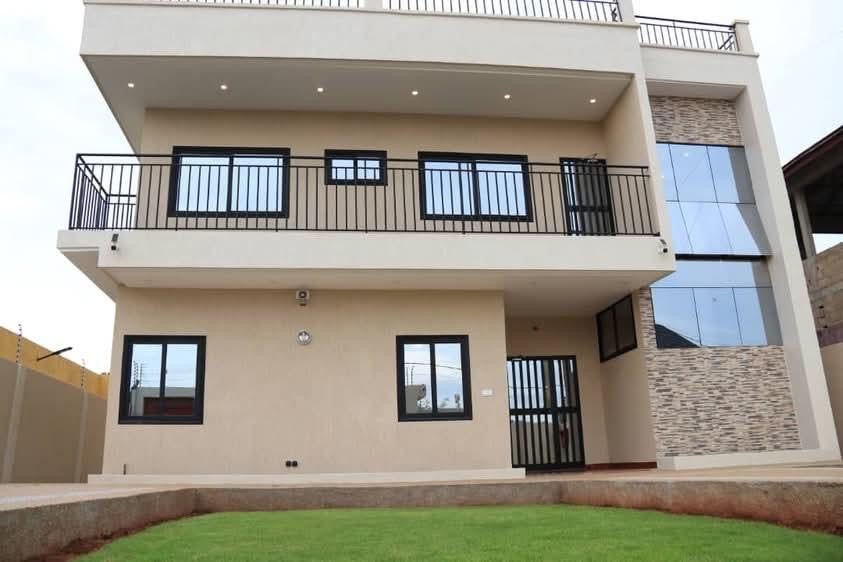 VILLA 7 PIÈCES À VENDRE À LOMÉ - HEDZRANAWOÉ