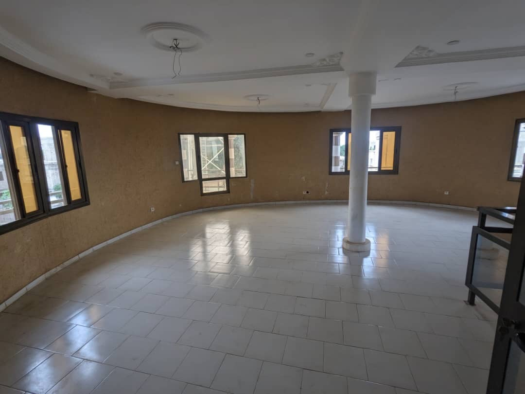 IMMEUBLE 24 PIÈCES À VENDRE À LOMÉ - AMADAHOMÉ