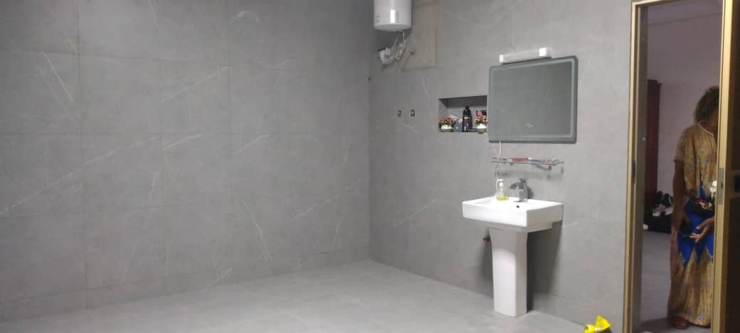 VILLA MEUBLÉE 6 PIÈCES À VENDRE À AVÉPOZO CÔTÉ NON PLAGE – TITRE FONCIER