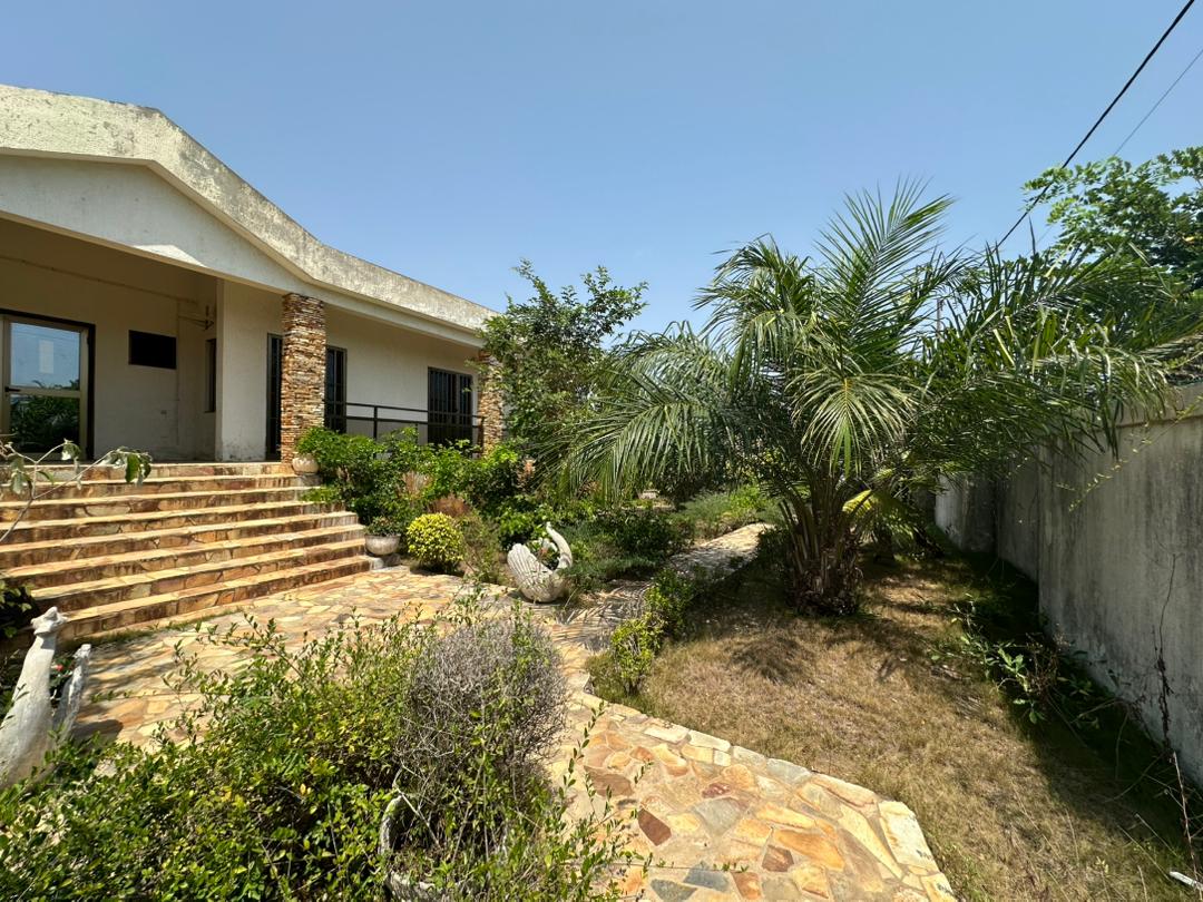 Villa 4 chambres en vente à Baguida côté plage – 350 millions FCFA