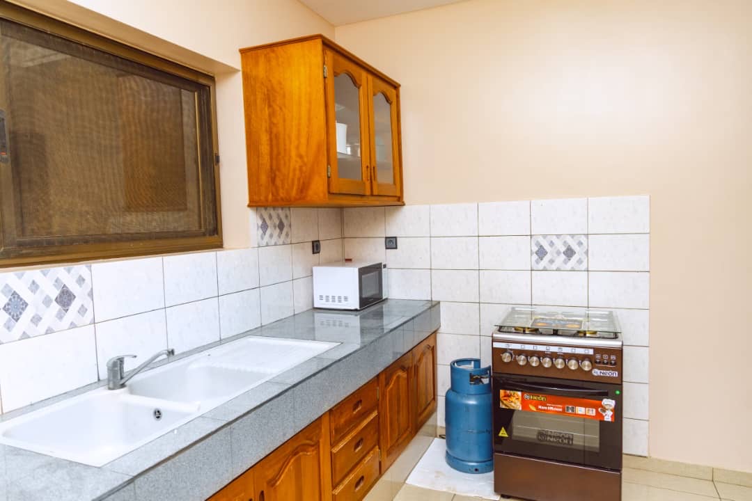 À LOUER – VILLA MEUBLÉE DUPLEX DE 6 PIÈCES AVEC PISCINE, ROOFTOP ET JARDIN À AVÉDJI – 1.400.000F CFA/MOIS