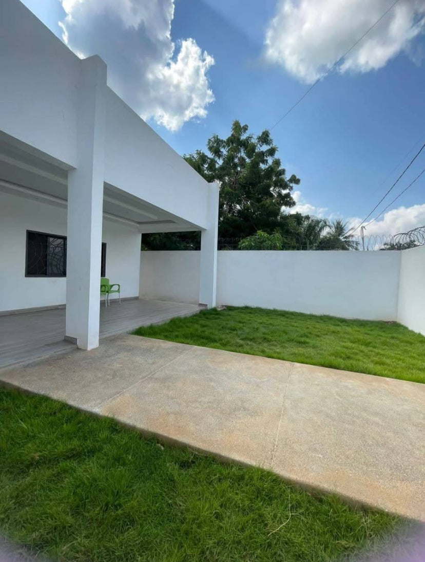 VILLA MEUBLÉE À LOUER – 4 CHAMBRES – 600.000 FCFA/MOIS – LOMÉ - TOGO 2000