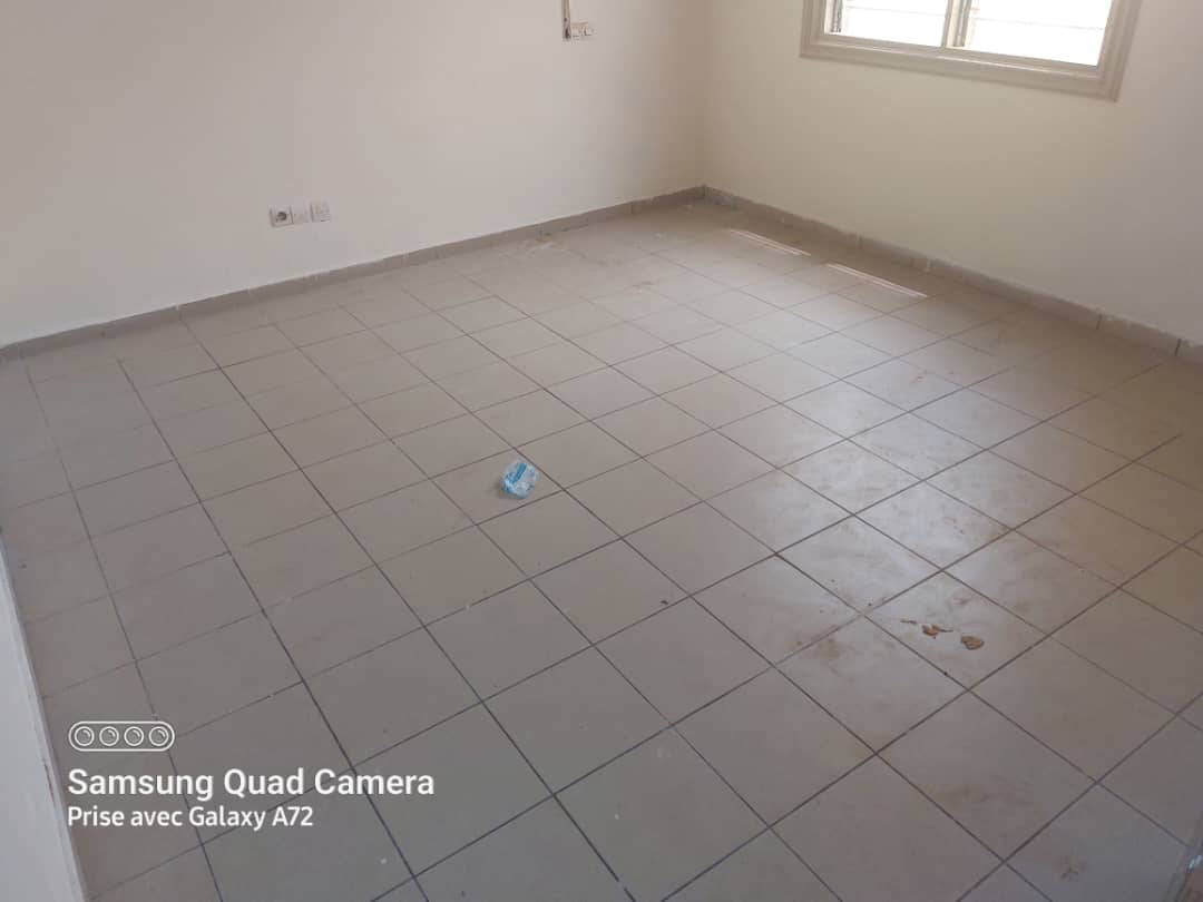 VILLA 4 PIÈCES À VENDRE À AGOÈ ASSIYEYE – DEMI LOT | TITRE FONCIER