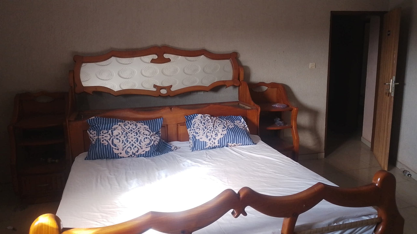 UN HÔTEL À VENDRE À AGOÈ ASSIYEYE FIOVI