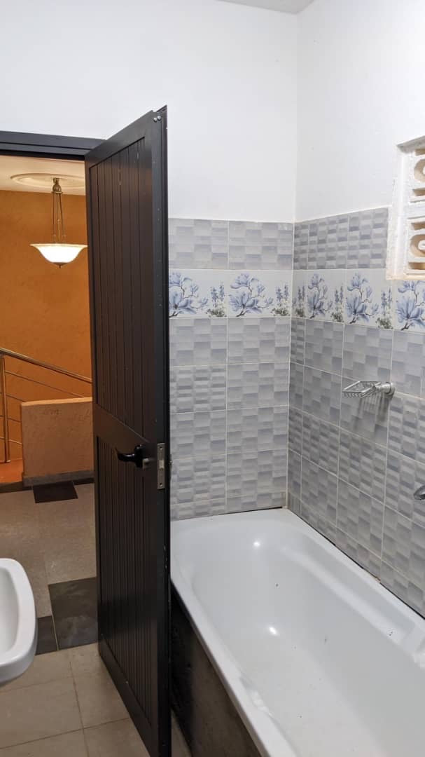 LOMÉ – ADIDOGOMÉ ATTIGANGOMÉ – VILLA R+1 DE 6 PIÈCES À VENDRE