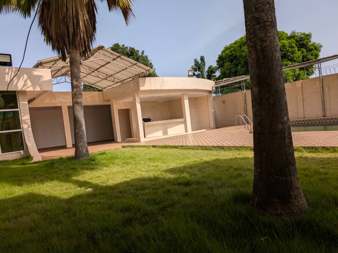 À LOUER - UNE BELLE VILLA DANS LA CAISSE (RÉSIDENCE DU BÉNIN) - 6 PIÈCES