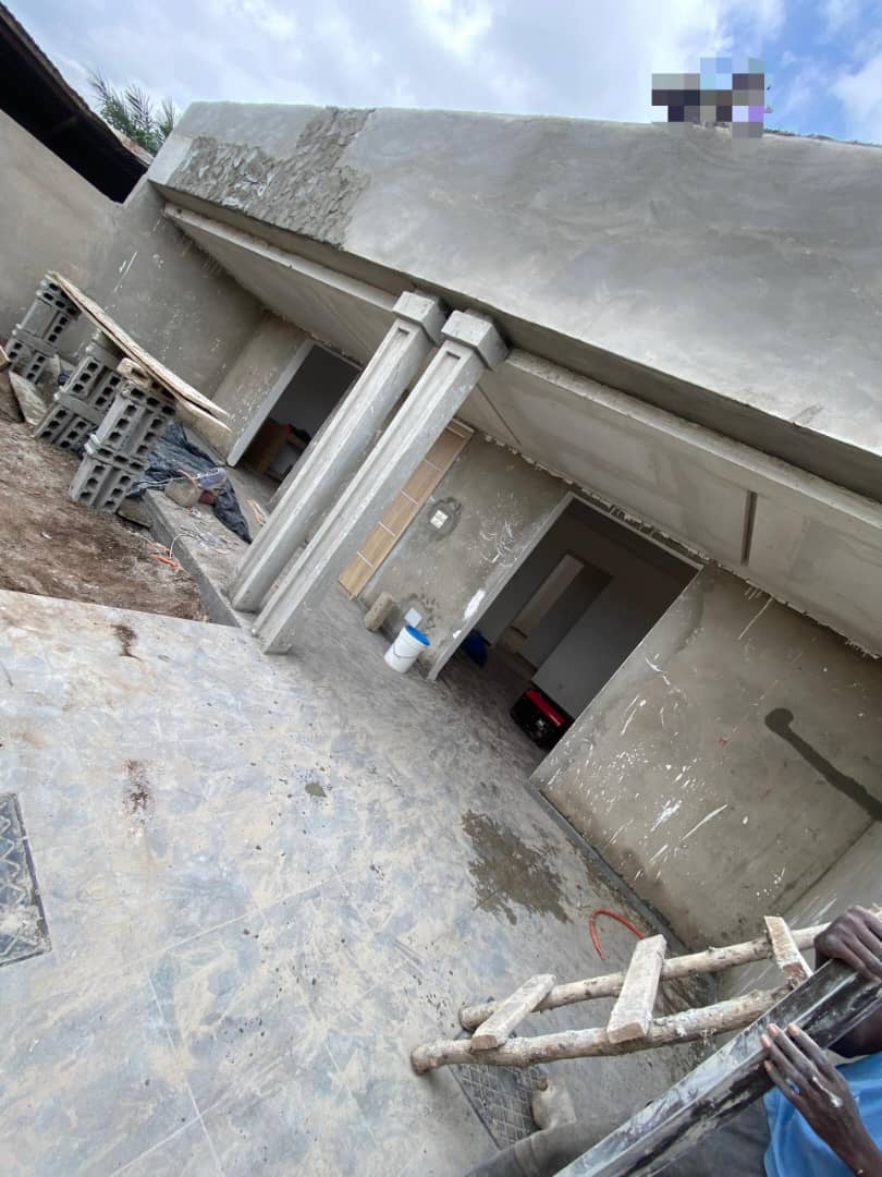 VILLA 4 PIÈCES À VENDRE À ZANGUÉRA AFIADEGNIGBAN, À 300M DU GOUDRON