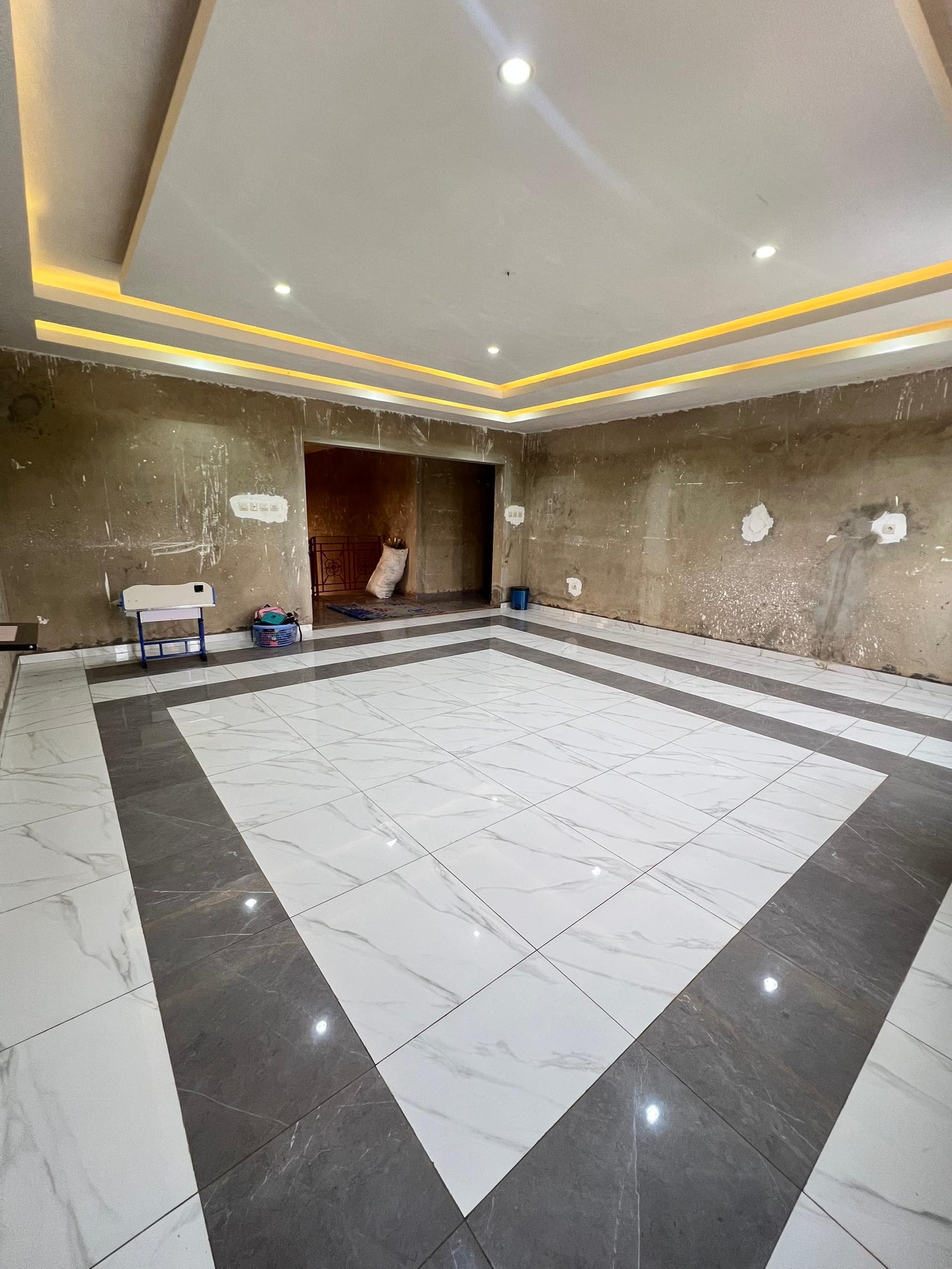 VILLA MODERNE 6 PIÈCES À VENDRE À ADIDOGOMÉ SÉGBÉ – 1 LOT – PRÈS PHARMACIE SÉGBÉ