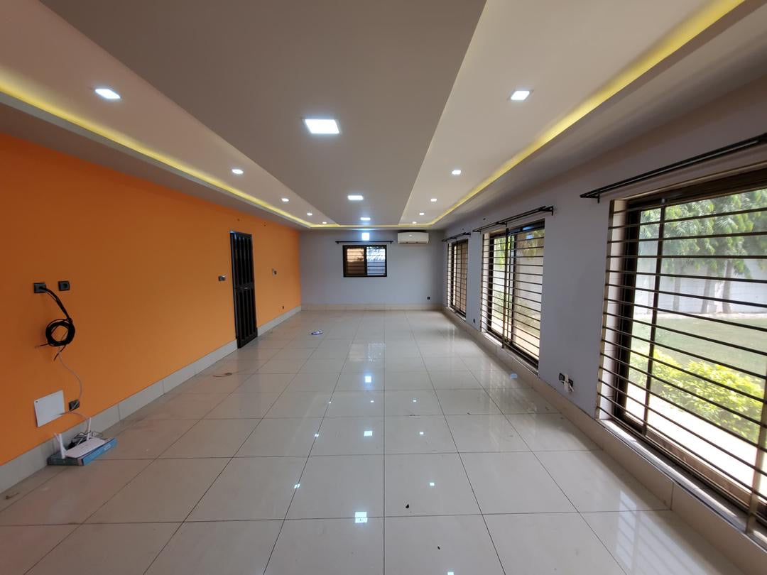 À LOUER – Villa Spacieuse à Hedzranawoé | 4 Chambres, Jardin, Garage, Dépendance | 700.000 FCFA/Mois