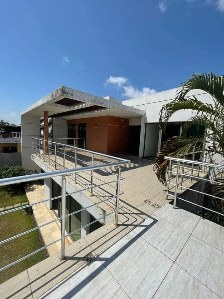 VILLA DE PRESTIGE À VENDRE À ADÉWUI – LOMÉ | MARBRE ITALIEN & TITRE FONCIER