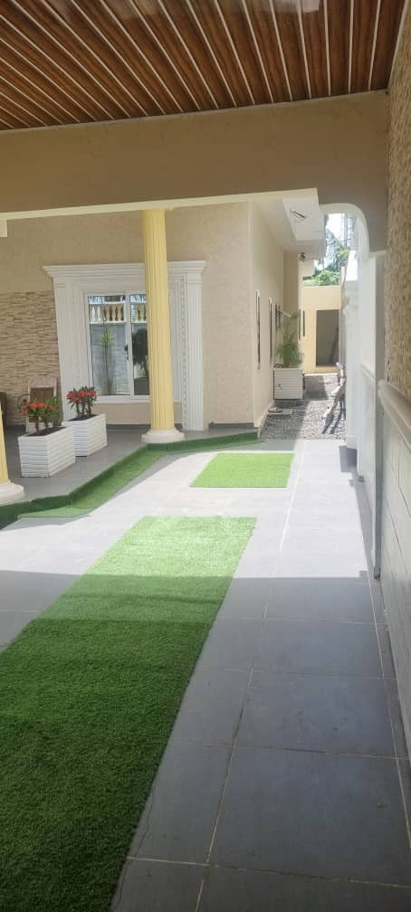 MAGNIFIQUE VILLA À VENDRE À BAGUIDA - 8 PIÈCES