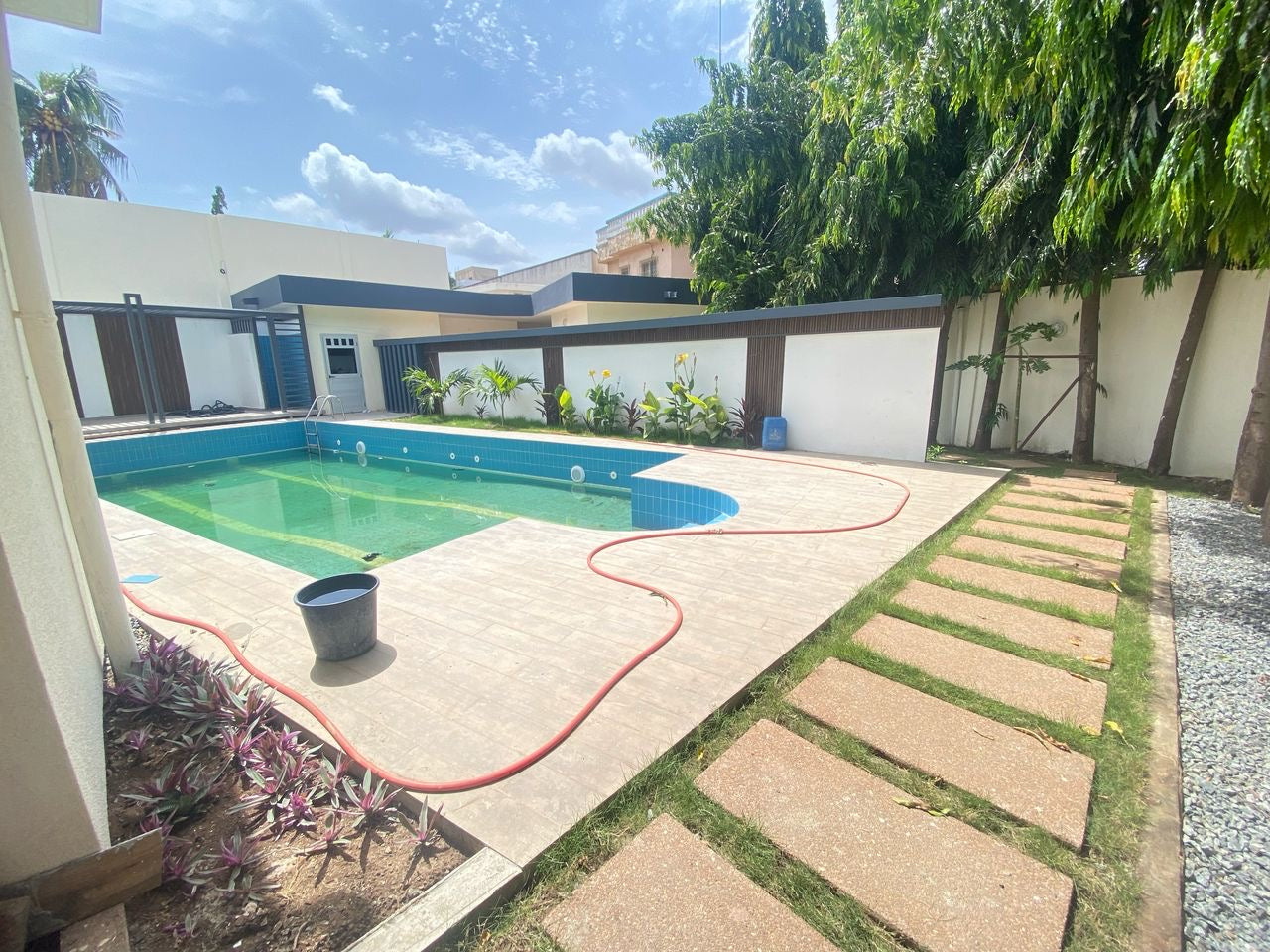 LOCATION VILLA À LOUER AU GTA (7 PIÈCES)