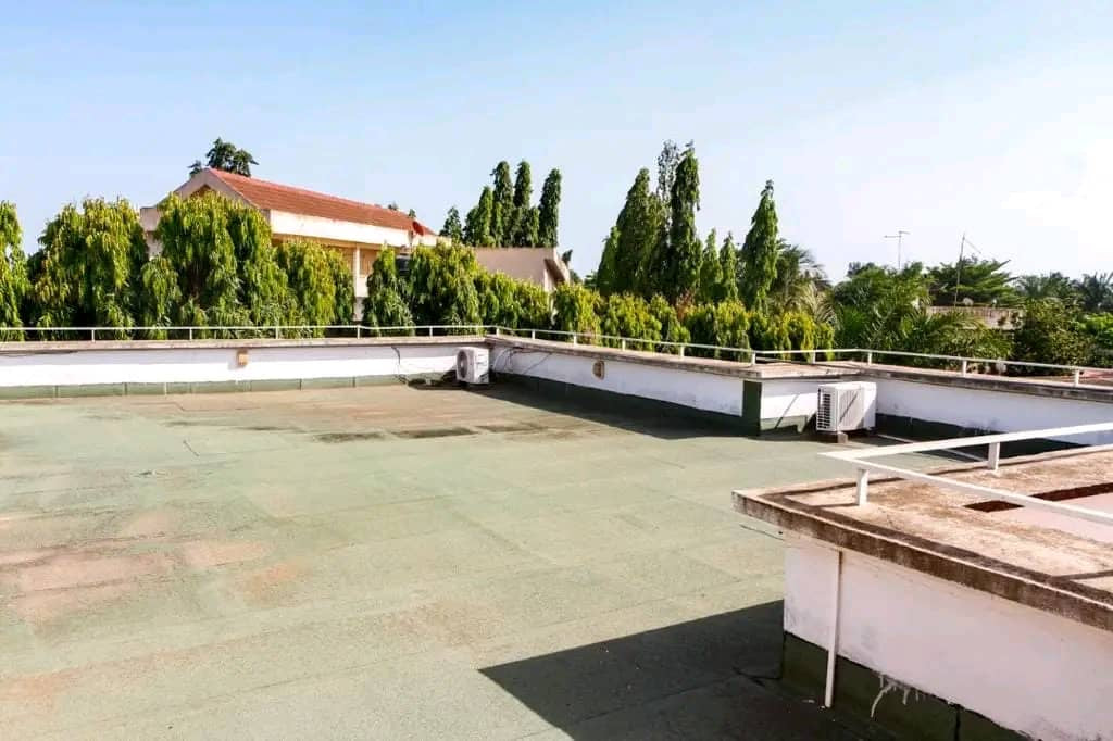 VILLA 12 PIÈCES À VENDRE À LOMÉ - TOTSI