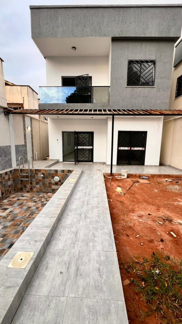 VILLAS JUMELLES 6 PIÈCES À VENDRE À FOREVER – 50M DU GOUDRON JEAN-PAUL II