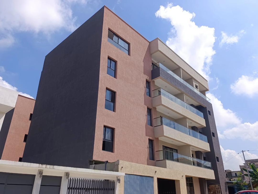 DEUX IMMEUBLES JUMELÉS R+3 EN VENTE À ABIDJAN ANGRÉ – 22 PIÈCES – 640 M² – 1,5 MILLIARD CFA