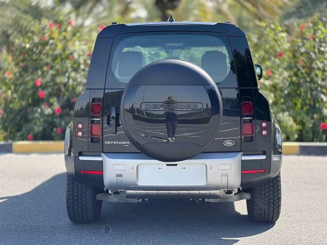 LAND ROVER DEFENDER 2024