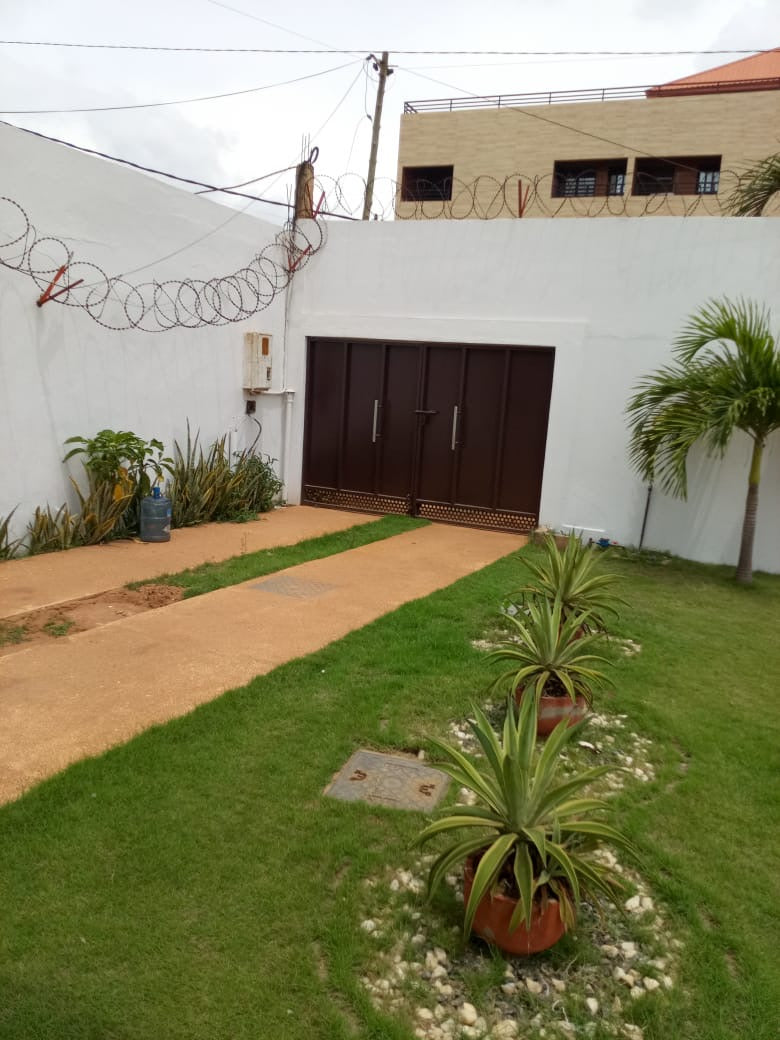 HEDZRANAWOÉ – VILLA DUPLEX AVEC PISCINE À LOUER