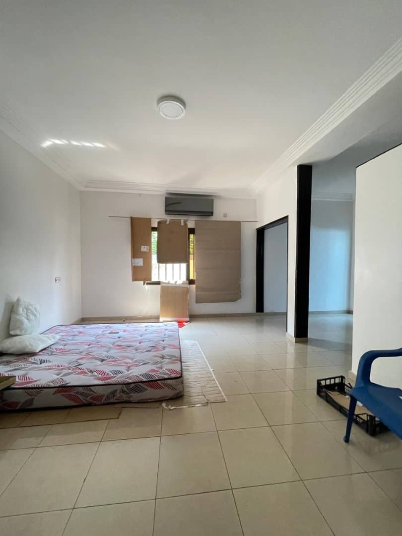 LOMÉ - CAISSE – VILLA 6 PIÈCES AVEC PISCINE À VENDRE