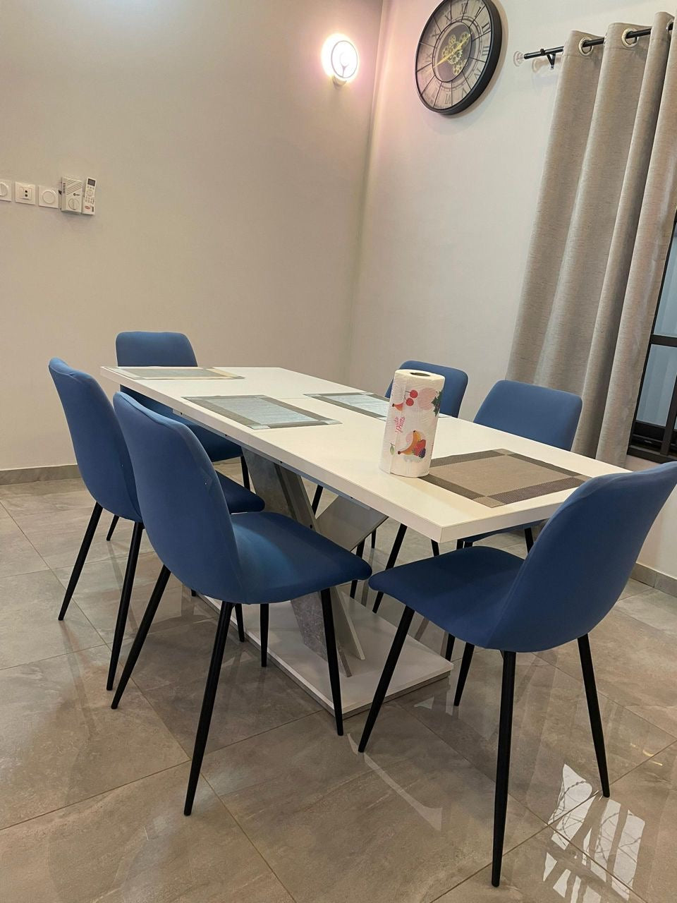 À LOUER – VILLA DUPLEX MEUBLÉE 3 PIÈCES (2 CHAMBRES SALON) À VAKPOSSITO