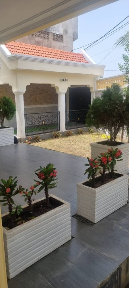 MAGNIFIQUE VILLA À VENDRE À BAGUIDA - 8 PIÈCES