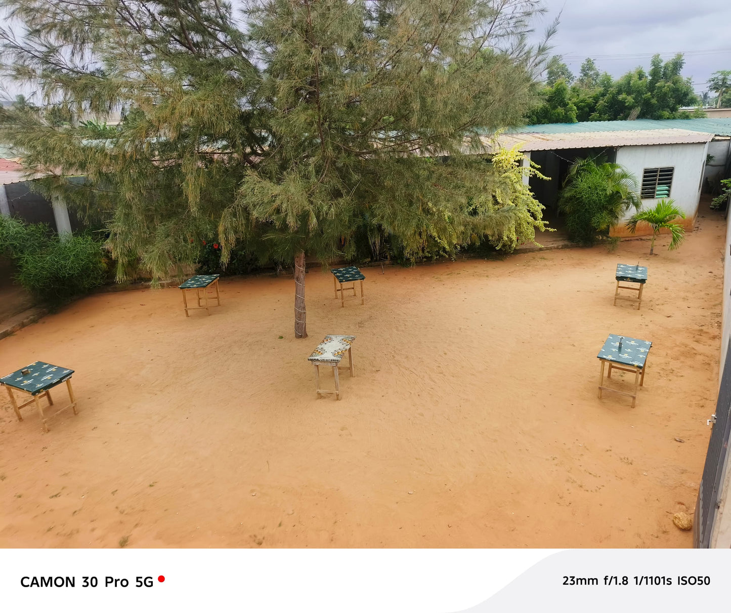 UN HÔTEL À VENDRE À APESSITO – 23 CHAMBRES + BAR + MAGASINS