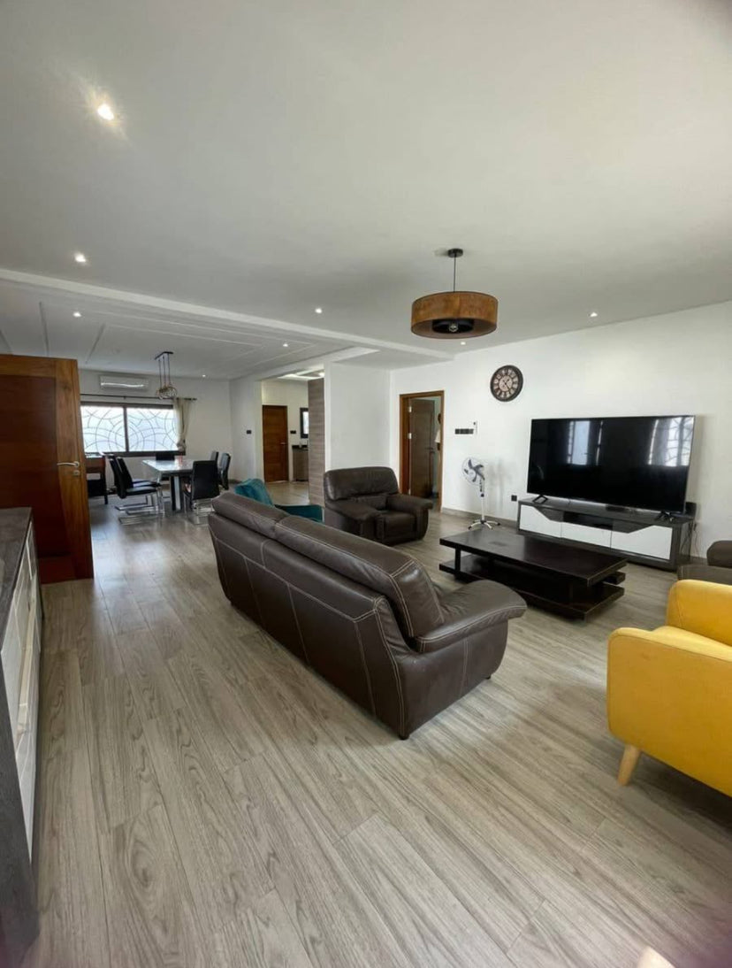 VILLA MEUBLÉE À LOUER – 4 CHAMBRES – 600.000 FCFA/MOIS – LOMÉ - TOGO 2000