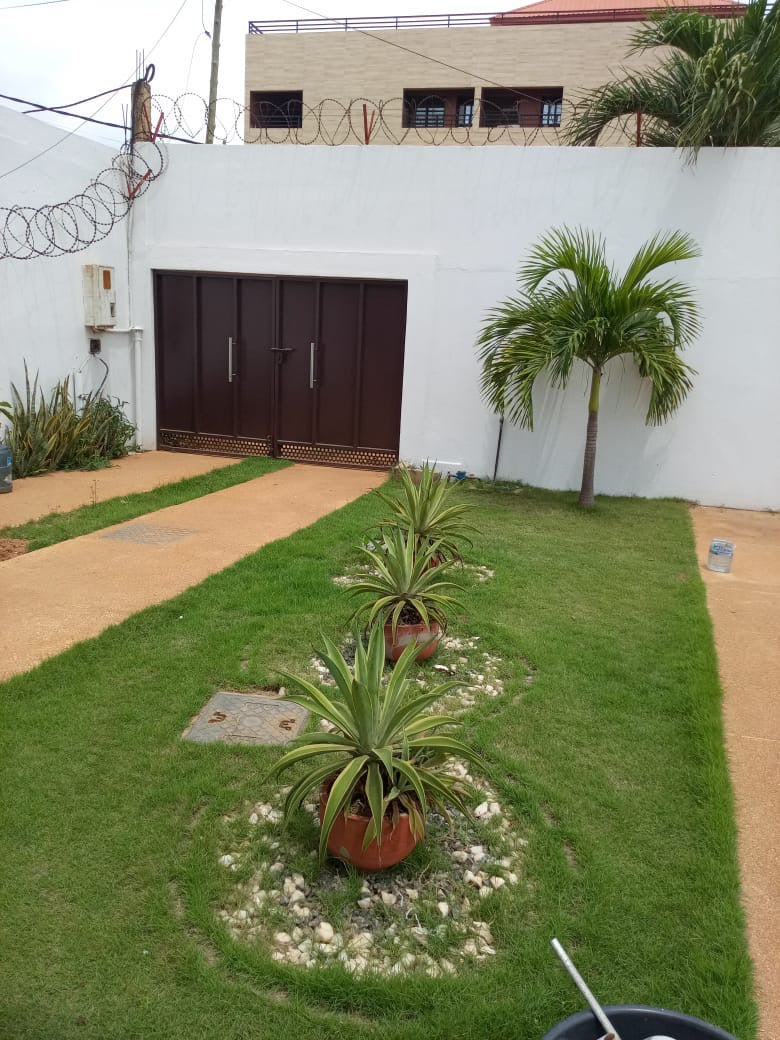 HEDZRANAWOÉ – VILLA DUPLEX AVEC PISCINE À LOUER