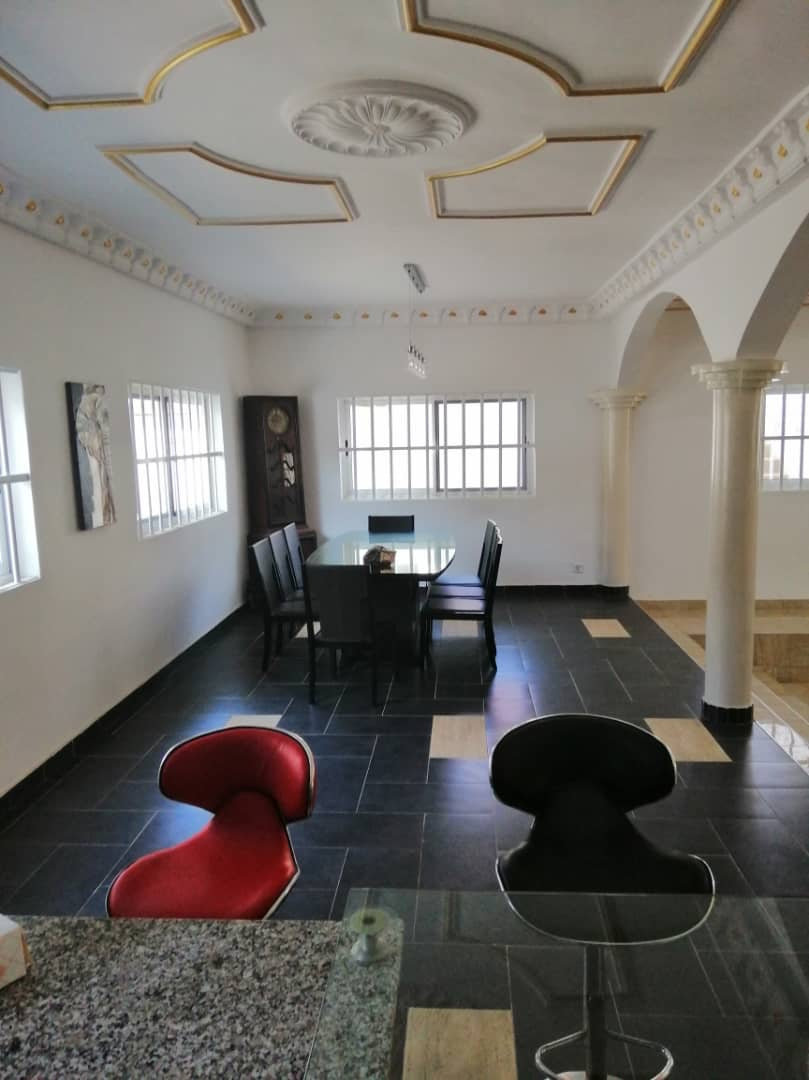 VILLA 8 PIÈCES À VENDRE À AVÉPOZO – CÔTÉ PLAGE – 1 LOT 3/4