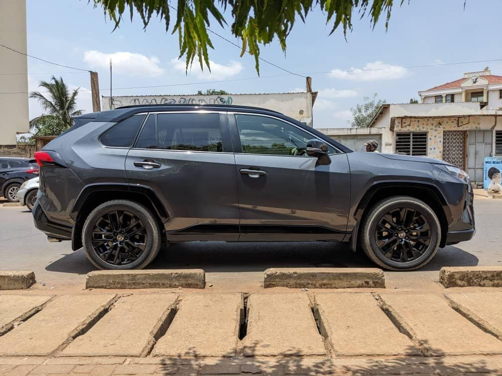 TOYOTA RAV4 HYBRID – 2022 | VERSION EUROPÉENNE | FULL OPTIONS