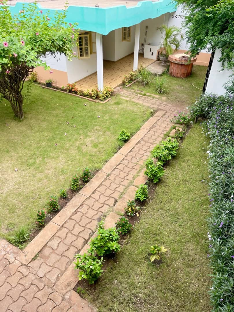 À VENDRE / À LOUER – Villa 10 pièces sur 500 m² à Nukafu Cerfer | 4 chambres, dépendance, jardin | Vente : 120M FCFA | Location : 600.000 FCFA/mois