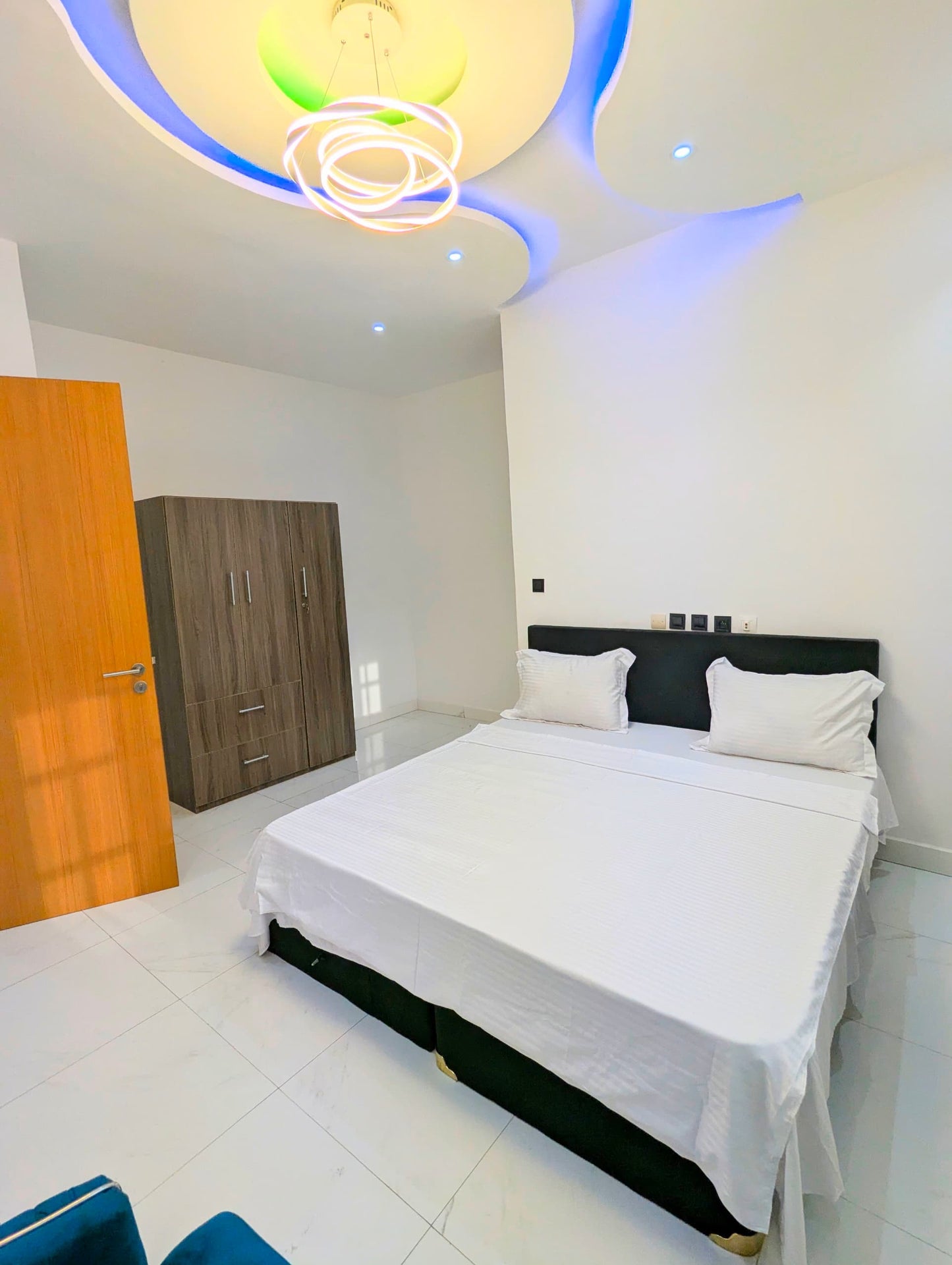 APPARTEMENT MEUBLÉ À LOUER À LOMÉ - HÉDZRANAWOÉ – 2 CHAMBRES SALON – 700.000 FCFA