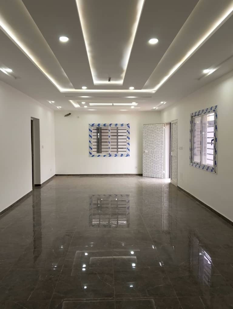 VILLA 7 PIÈCES À VENDRE À AVENOU – 300 m² – TITRE FONCIER