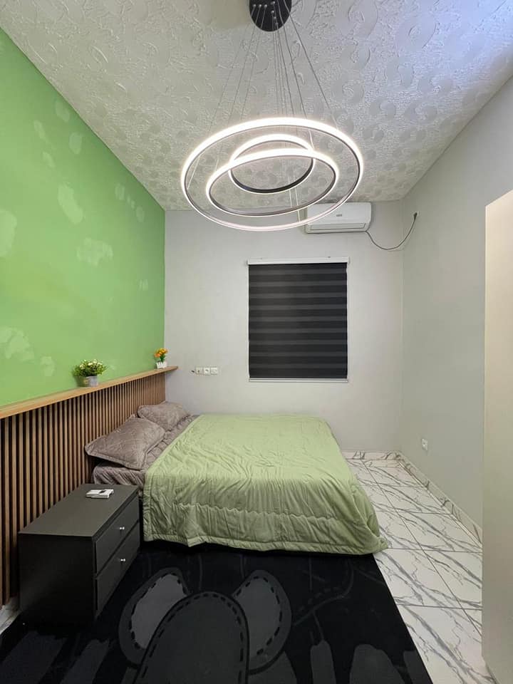 À LOUER – VILLA MEUBLÉE 3 PIÈCES (2 CHAMBRES SALON) CLIMATISÉE AVEC JARDIN ET GARAGE À SANGUERA