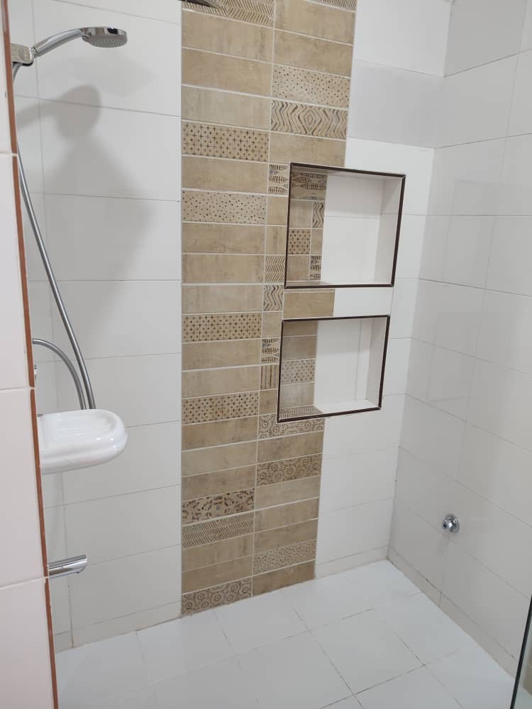 À LOUER – VILLA MEUBLÉE DE 6 PIÈCES AVEC PISCINE À LA RÉSIDENCE DU BÉNIN (CAISSE)