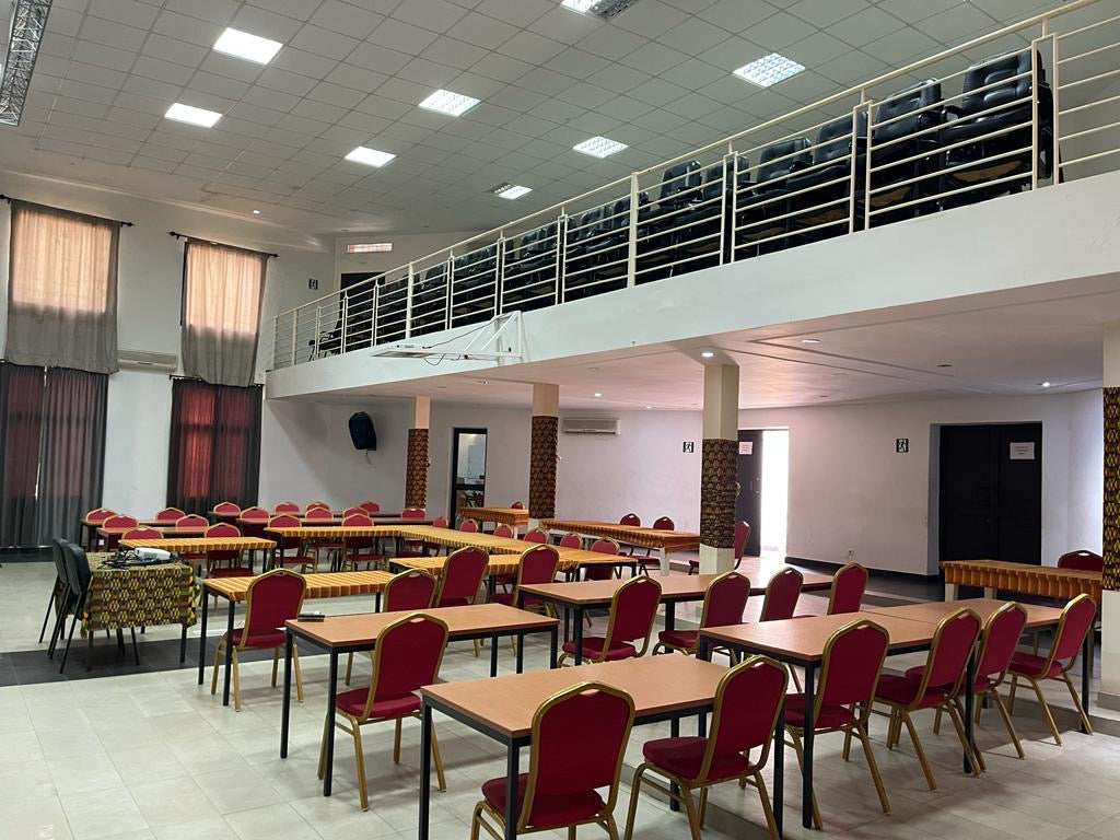HÔTEL À VENDRE – 50 CHAMBRES – HEDZRANAWOÉ TOGO 2000