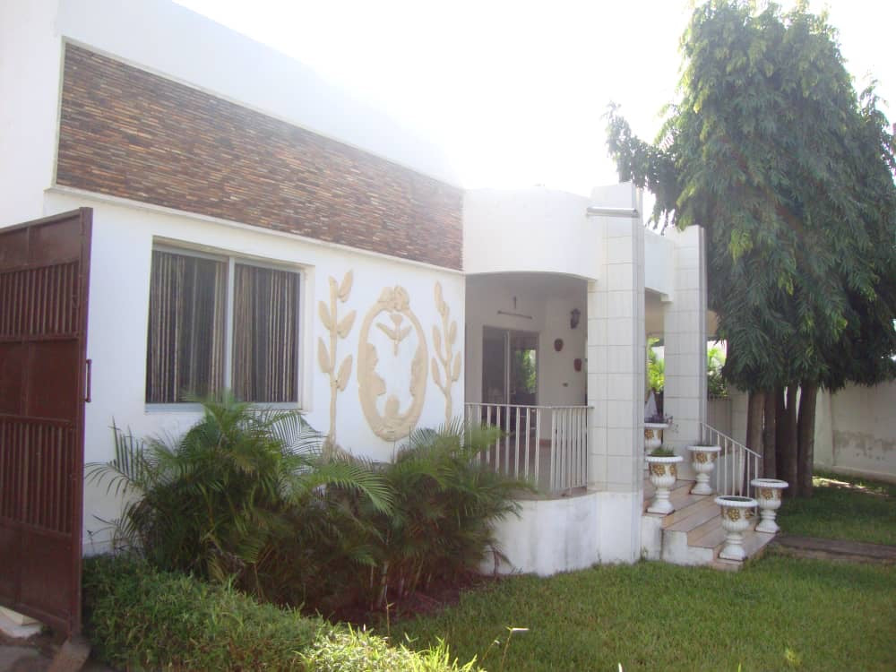 UNE VILLA À VENDRE À NOVISSI AU BORD DU GOUDRON - 5 PIÈCES