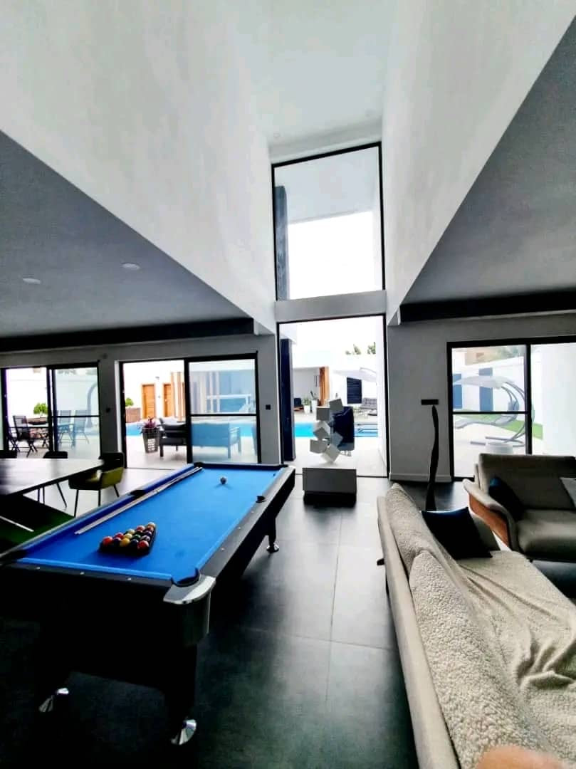 VILLA DE LUXE À VENDRE À ADIDOGOMÉ – 420 MILLIONS FCFA