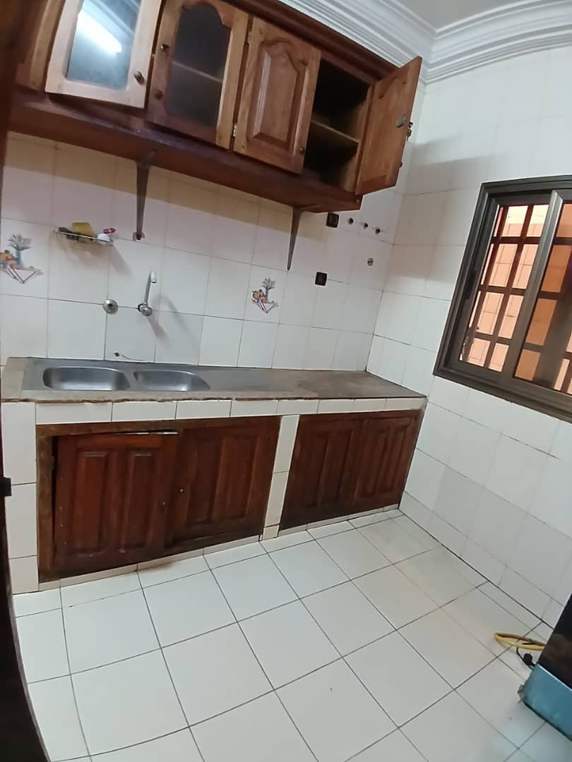 VILLA DUPLEX JUMELÉE DE 4 CHAMBRES À VENDRE À LOMÉ - HÉDZRANAWOÉ (100M DU GOUDRON)