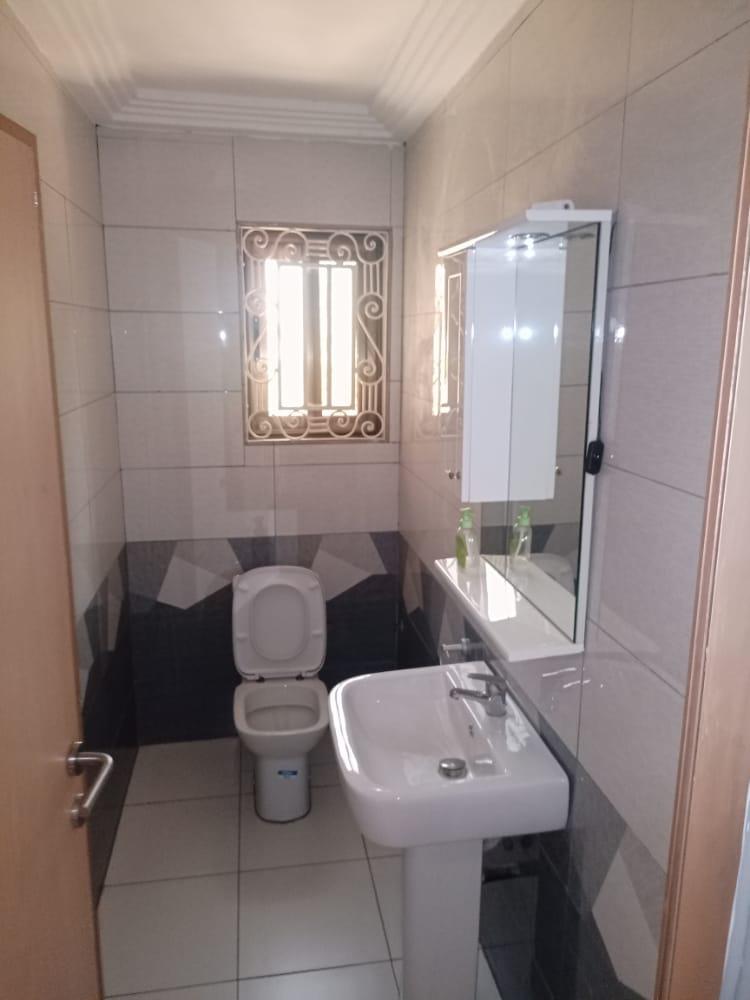 VILLA R+1 DE 11 PIÈCES À VENDRE À AGBALÉPÉDO GTA – 644M²